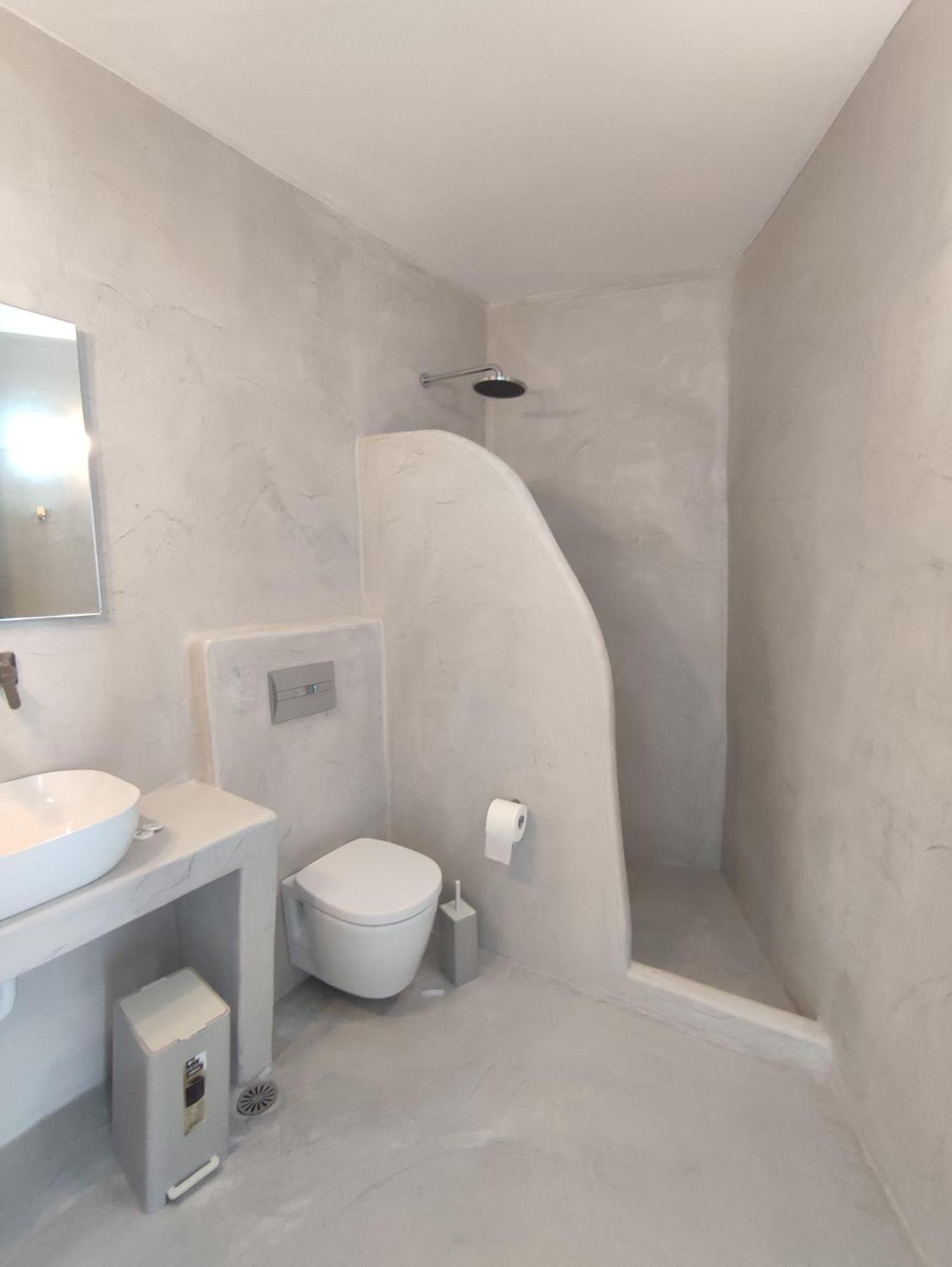 Central Santorini Serenity Rooms Fira  Exterior photo